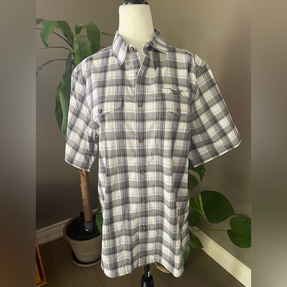 KAVU Men's Black and White Plaid Button Down Shirt
